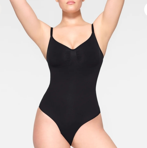 SKIMS Other - Skims shape wear bobysuit